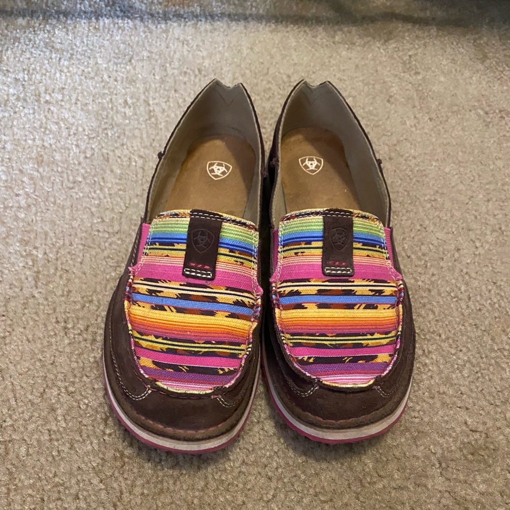 Womens ariat cruisers